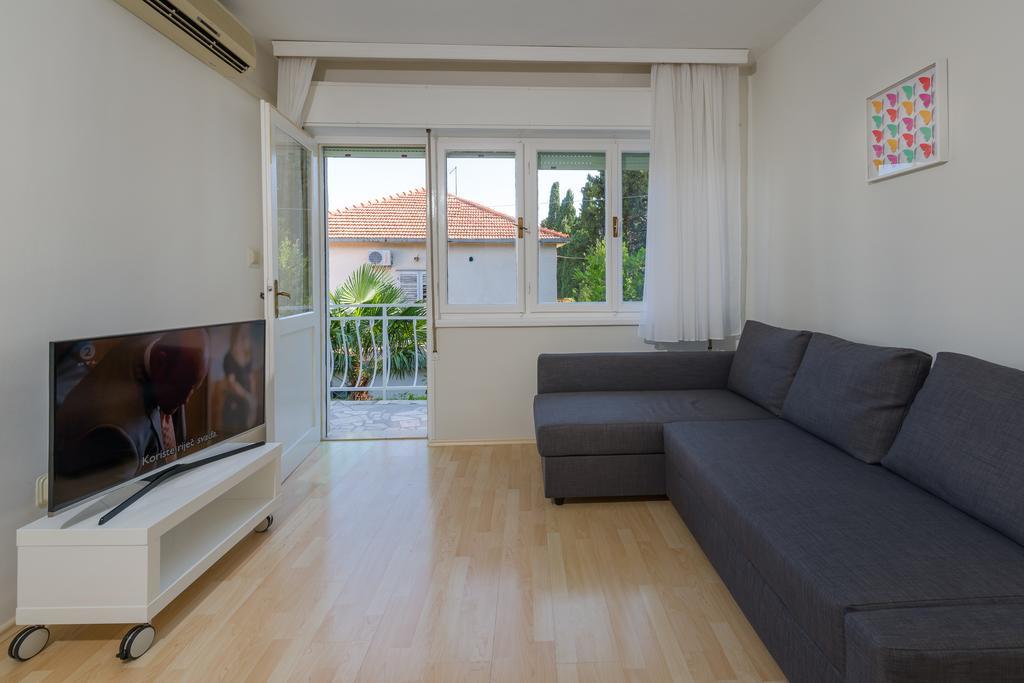 Garden Apartment Kaštela Habitación foto