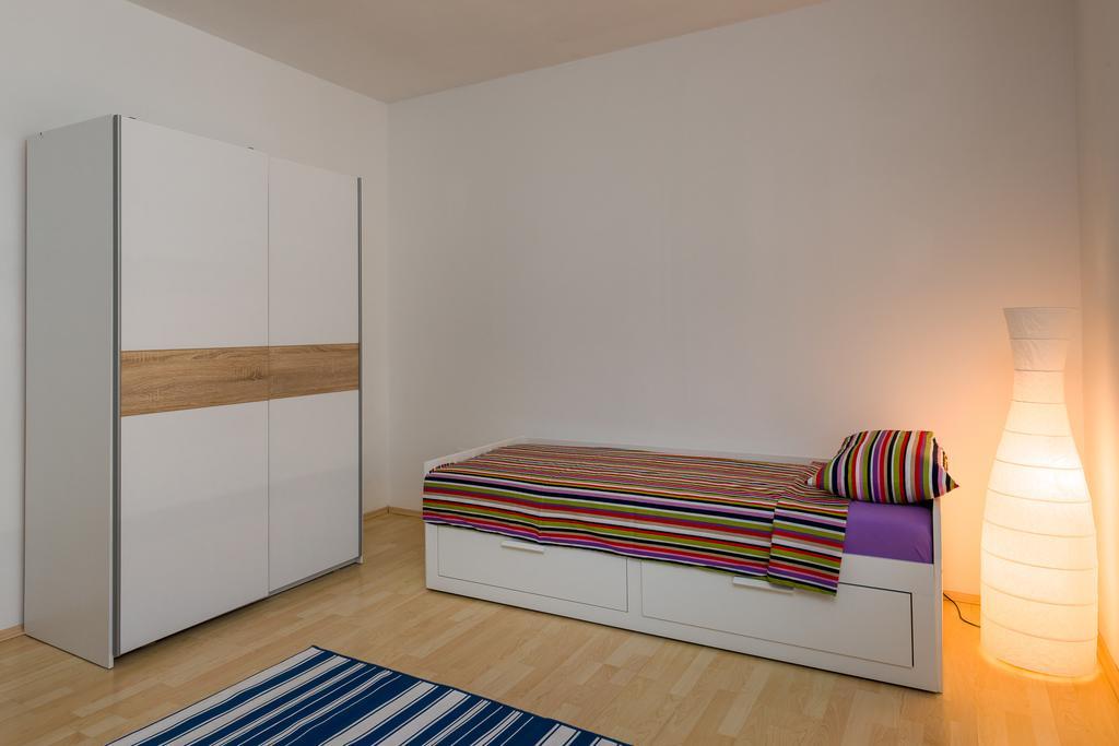 Garden Apartment Kaštela Habitación foto