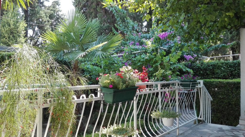 Garden Apartment Kaštela Exterior foto